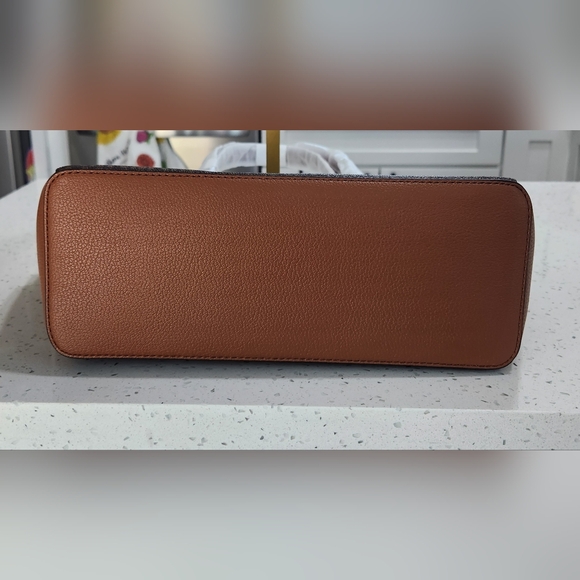 ⚡️🚨 NWT Michael Kors Charlotte Large Leather Tote Bag - Lowest Price🚨 - Picture 3 of 14